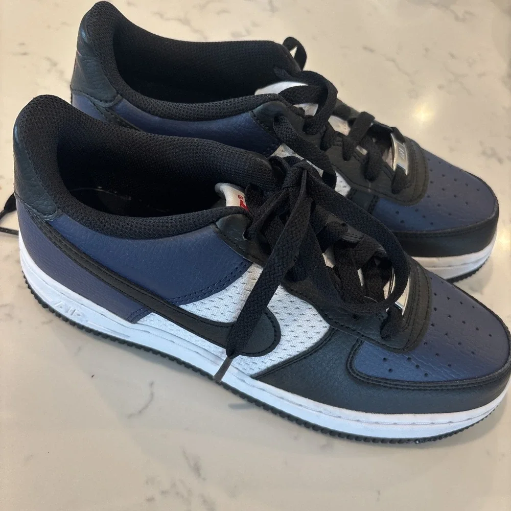 Nike Air Force 1 Youth 5.5 Sneakers Navy/Black HJ9201-400 School Shoes Pristine!